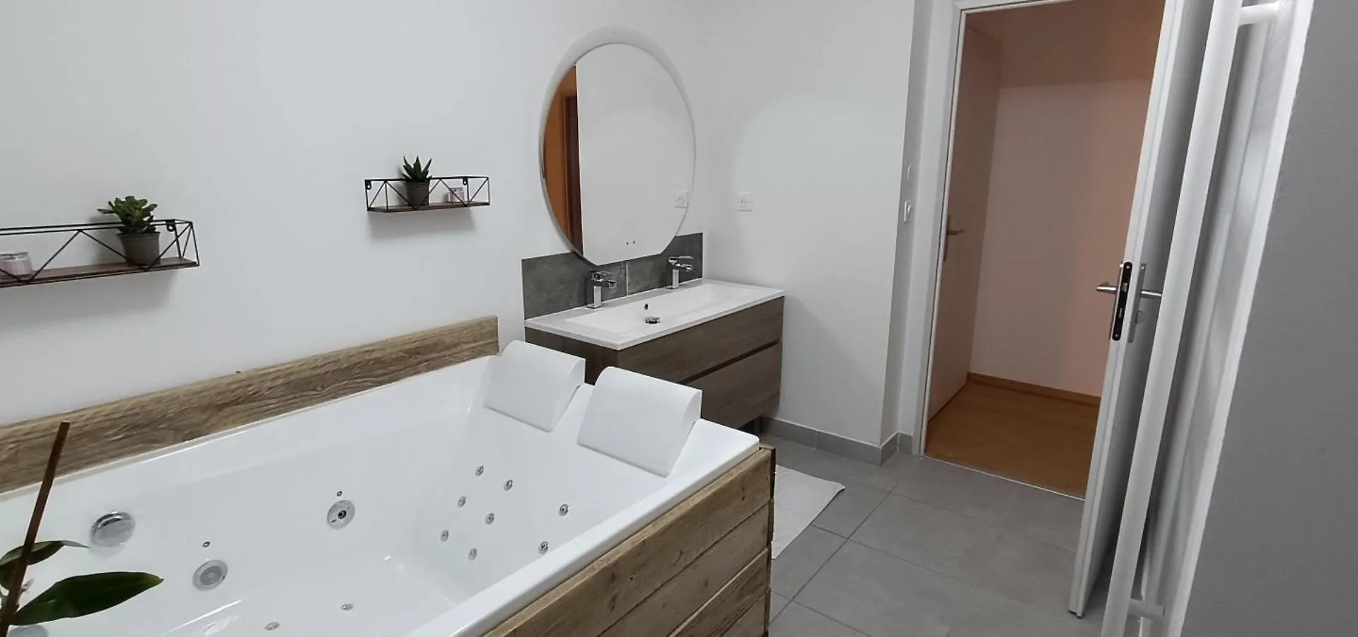 Villa Au Calme Avec Piscine Et Jacuzzi Saint-Vincent-de-Mercuze Σπίτι διακοπών