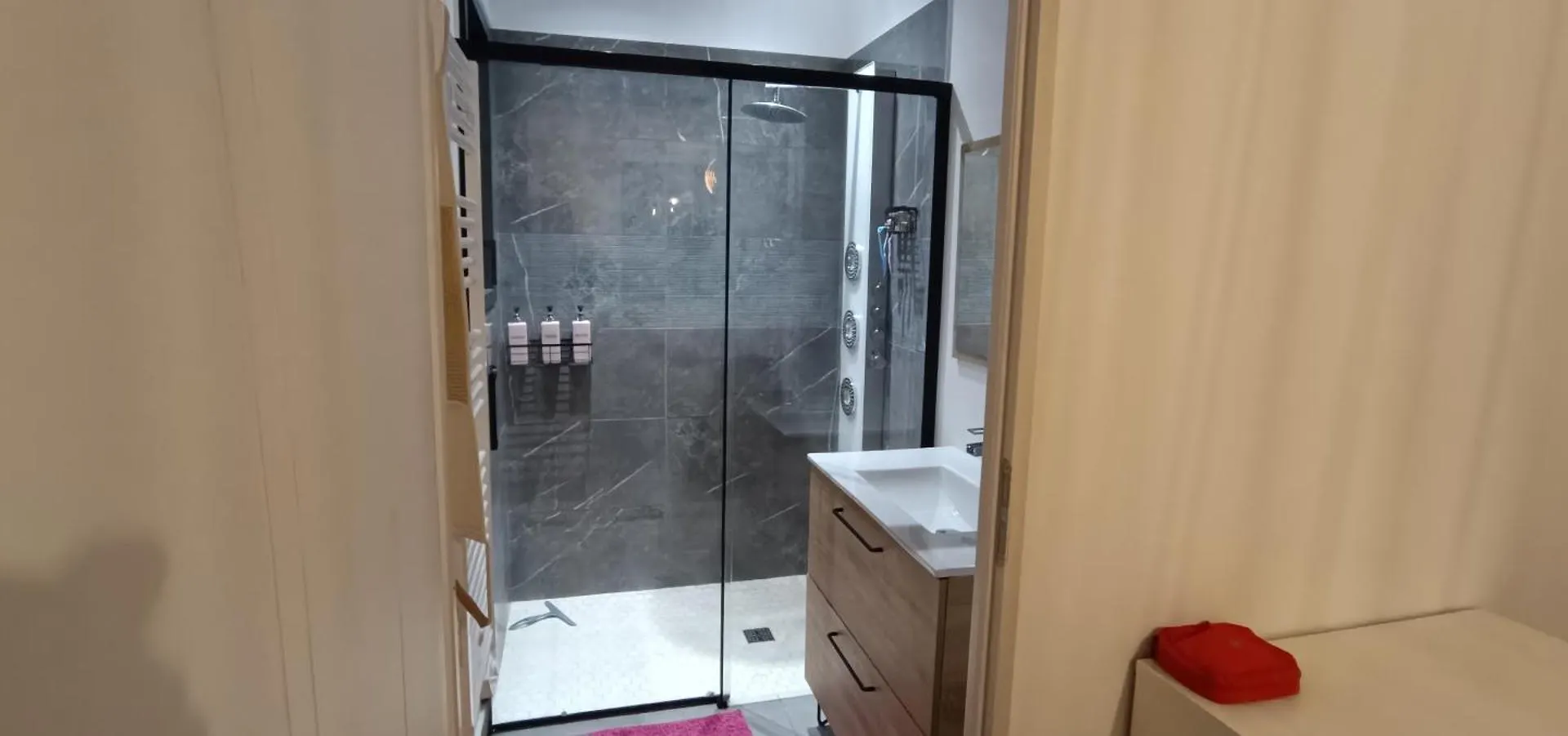 Villa Au Calme Avec Piscine Et Jacuzzi Saint-Vincent-de-Mercuze 0*,