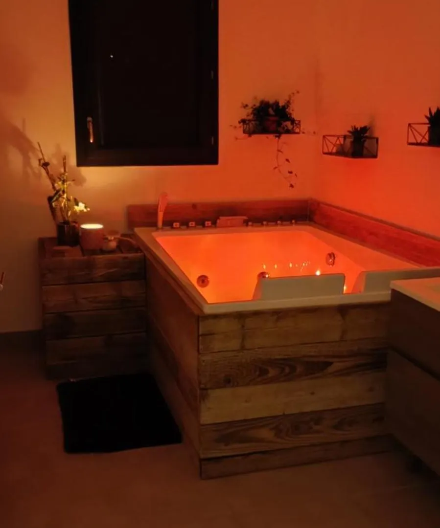 Σπίτι διακοπών Villa Au Calme Avec Piscine Et Jacuzzi Saint-Vincent-de-Mercuze